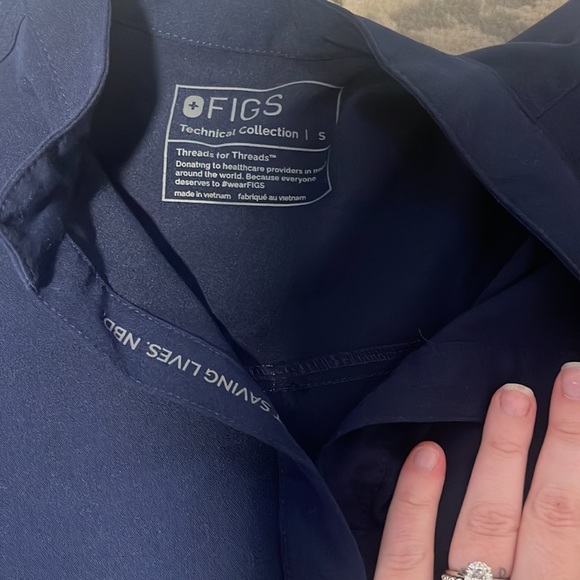 FIGS Rafaela top - Picture 3 of 3